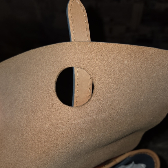 Dooney & Bourke Candy Backpack Rare - Picture 8 of 11